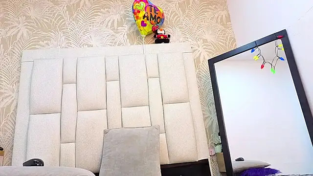 dafnnelewis online show from 9, 2, 2026