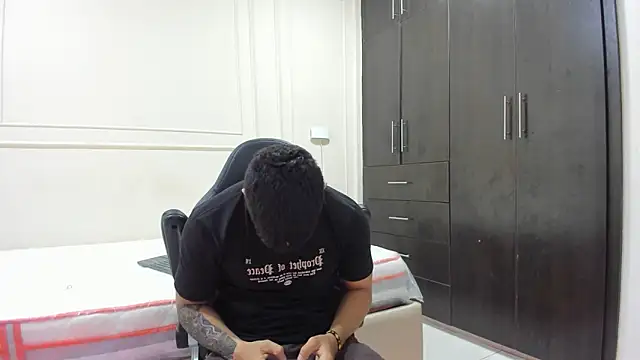 ANDRES STUD online show from 15, 4, 2026