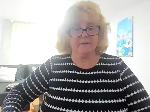 Snapshot of NoraJohnson6 chatting on 4, 10, 2025 NoraJohnson6 online show from 4, 10, 2025