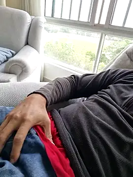 Snapshot of reyarturs13 chatting on 17, 2, 2025 reyarturs13 online show from 17, 2, 2025