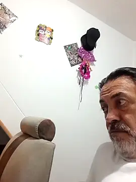 jeans and emma online show from 15, 11, 2025