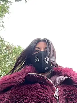 Snapshot of Loveblackzilla chatting on 11, 10, 2025 Loveblackzilla online show from 11, 10, 2025