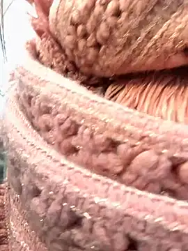 Snapshot of Loveblackzilla chatting on 26, 10, 2025 Loveblackzilla online show from 26, 10, 2025