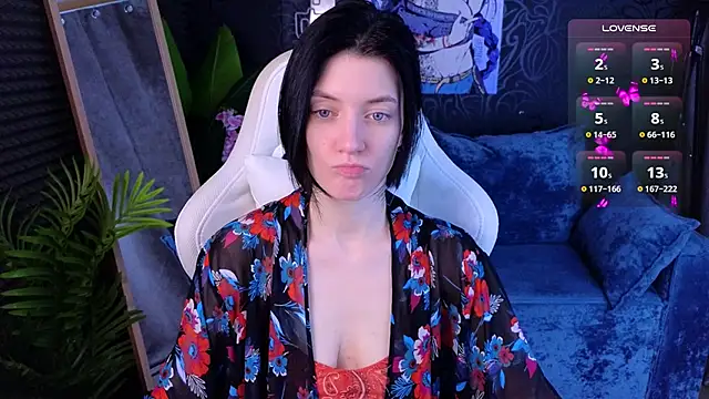 roxy riot  online show from 15, 11, 2025