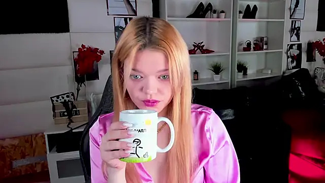 Snapshot of AdeleCartier chatting on 26, 2, 2025 AdeleCartier online show from 26, 2, 2025