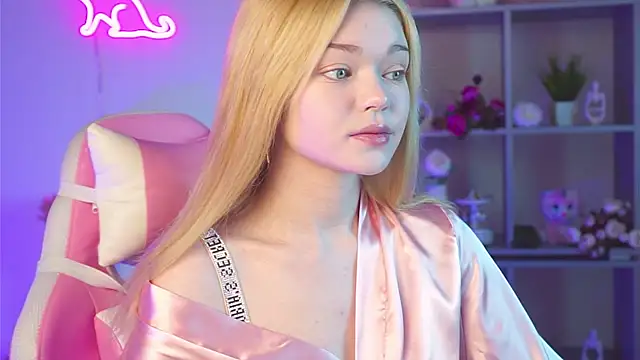 Snapshot of AdeleCartier chatting on 23, 3, 2025 AdeleCartier online show from 23, 3, 2025