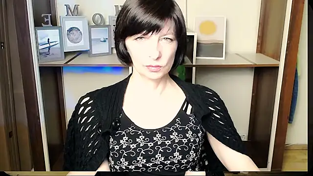 Snapshot of _AngeliaFlow_ chatting on 8, 7, 2026 AngeliaFlow online show from 8, 7, 2026