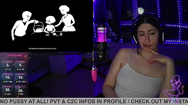 Snapshot of Gamergirl-Linela chatting on 11, 2, 2025 Gamergirl-Linela online show from 11, 2, 2025