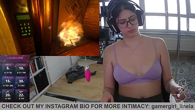 Snapshot of Gamergirl-Linela chatting on 21, 10, 2025 Gamergirl-Linela online show from 21, 10, 2025