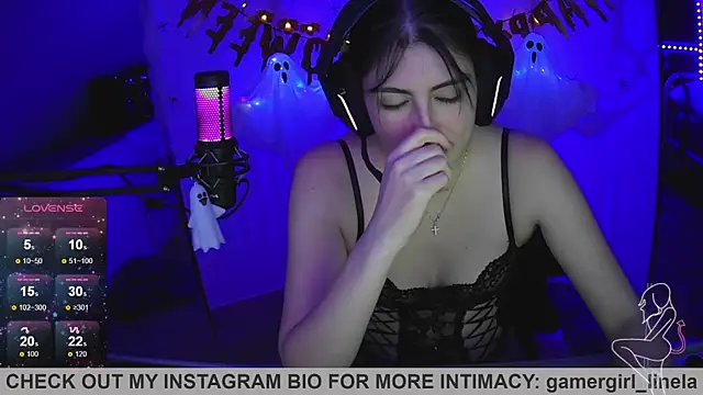 Snapshot of Gamergirl-Linela chatting on 23, 10, 2025 Gamergirl-Linela online show from 23, 10, 2025