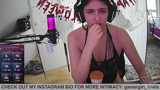 Snapshot of Gamergirl-Linela chatting on 24, 10, 2025 Gamergirl-Linela online show from 24, 10, 2025