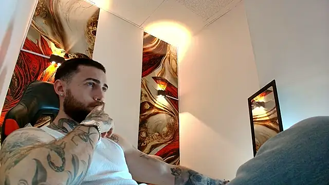 Luke davis01 online show from 15, 4, 2026