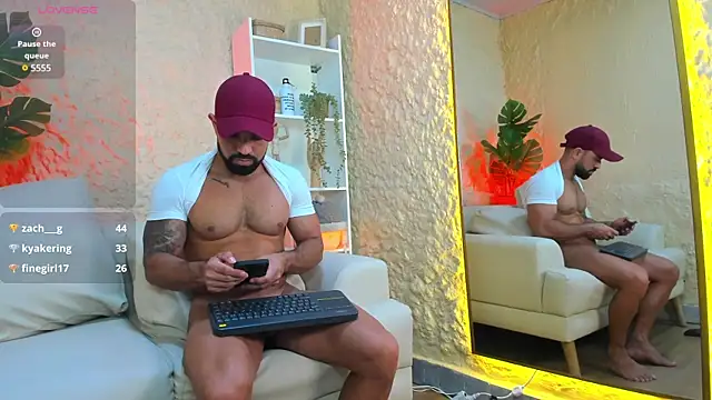 Maofenix online show from 13, 2, 2025