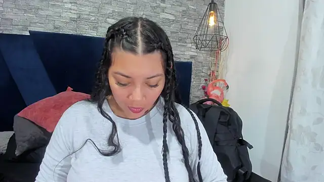 Snapshot of Sophia_Brunett chatting on 22, 12, 2025 Sophia Brunett online show from 22, 12, 2025