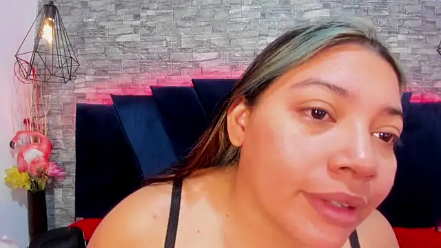 Sophia Brunett online show from 15, 4, 2026