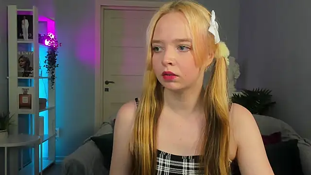 Bellla Murrr online show from 10, 2, 2025