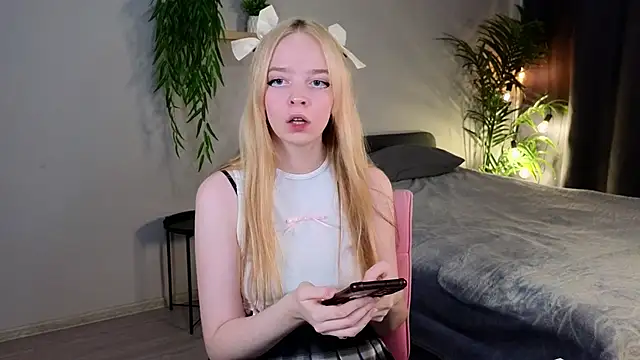 Bellla Murrr online show from 4, 3, 2025