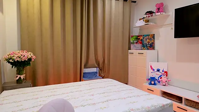 Snapshot of Bella_amory chatting on 4, 3, 2026 Bella amory online show from 4, 3, 2026