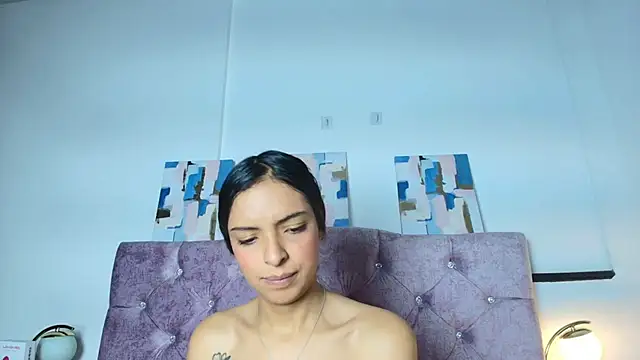 Skye Moore online show from 25, 9, 2025