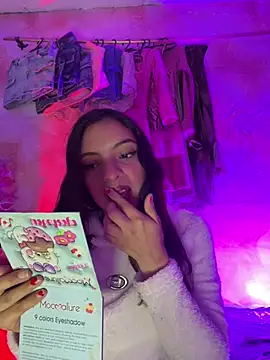 Skye Moore online show from 20, 5, 2026