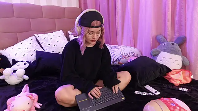 Snapshot of NataliaNovak chatting on 6, 10, 2025 NataliaNovak online show from 6, 10, 2025