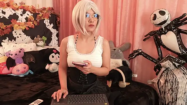 Snapshot of NataliaNovak chatting on 10, 10, 2025 NataliaNovak online show from 10, 10, 2025