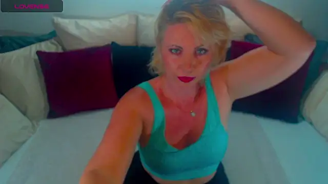 Lex McQueen online show from 12, 5, 2026