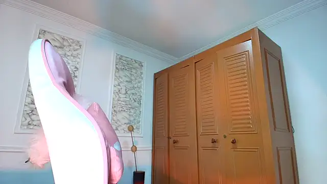 Snapshot of Danella_houston chatting on 4, 10, 2025 Danella houston online show from 4, 10, 2025