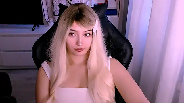 beauty blonde online show from 14, 10, 2025