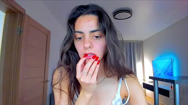 Snapshot of EmiliaZen chatting on 7, 11, 2025 EmiliaZen online show from 7, 11, 2025