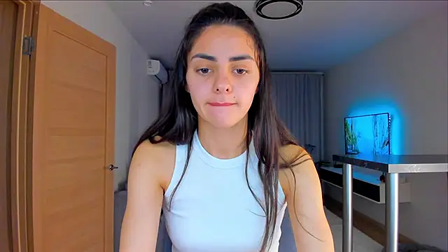 Snapshot of EmiliaZen chatting on 10, 11, 2025 EmiliaZen online show from 10, 11, 2025