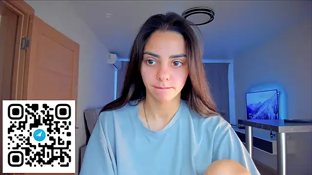 Snapshot of EmiliaZen chatting on 18, 11, 2025 EmiliaZen online show from 18, 11, 2025