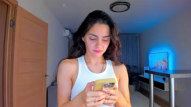 Snapshot of EmiliaZen chatting on 21, 11, 2025 EmiliaZen online show from 21, 11, 2025