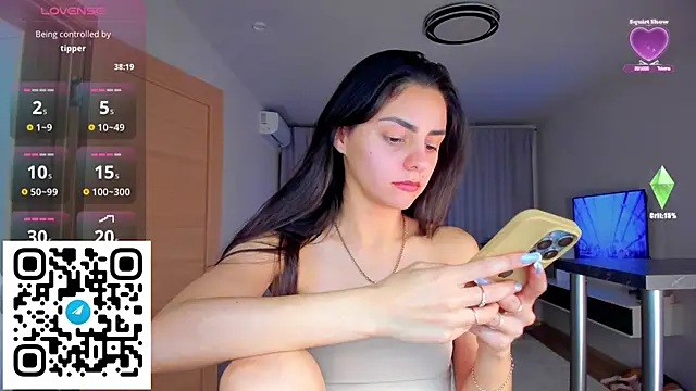 Snapshot of EmiliaZen chatting on 2, 12, 2025 EmiliaZen online show from 2, 12, 2025