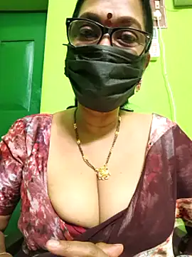 Snapshot of niiveditha chatting on 27, 2, 2025 niiveditha online show from 27, 2, 2025