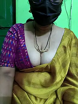 Snapshot of niiveditha chatting on 7, 3, 2025 niiveditha online show from 7, 3, 2025