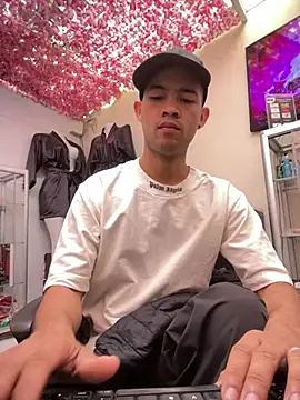 Twink X online show from 17, 2, 2025