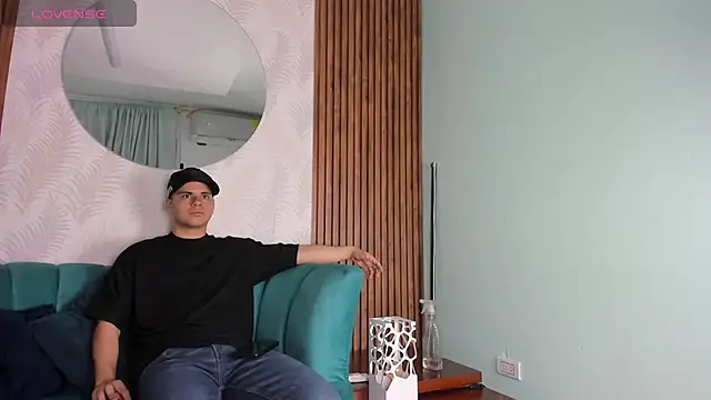 Sebastian Phoenix online show from 20, 2, 2025