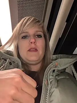 Sexybiene969 online show from 28, 11, 2025