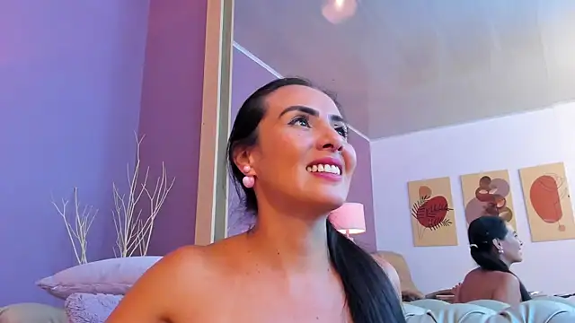 scarlet edwars online show from 11, 2, 2025