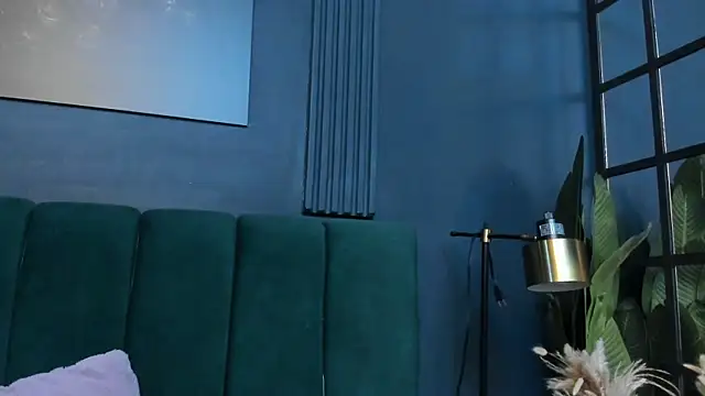 scarlet edwars online show from 28, 10, 2025