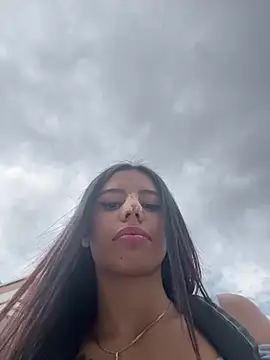 Laura-Khalifa online show from 16, 2, 2025