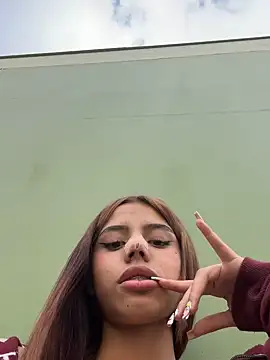 Laura-Khalifa online show from 18, 2, 2025