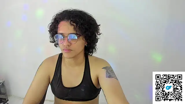 Snapshot of Diane_blossom chatting on 13, 11, 2025 Diane blossom online show from 13, 11, 2025