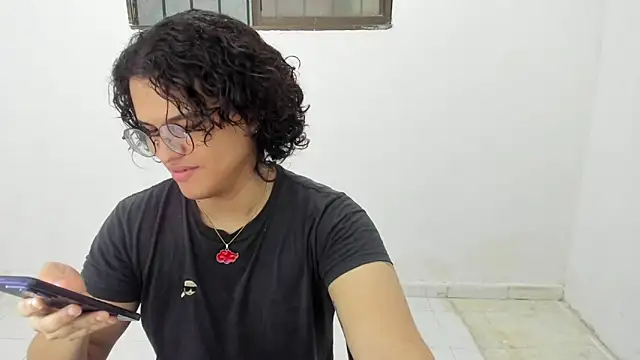 Snapshot of Diane_blossom chatting on 4, 12, 2025 Diane blossom online show from 4, 12, 2025