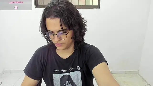 Snapshot of Diane_blossom chatting on 18, 12, 2025 Diane blossom online show from 18, 12, 2025