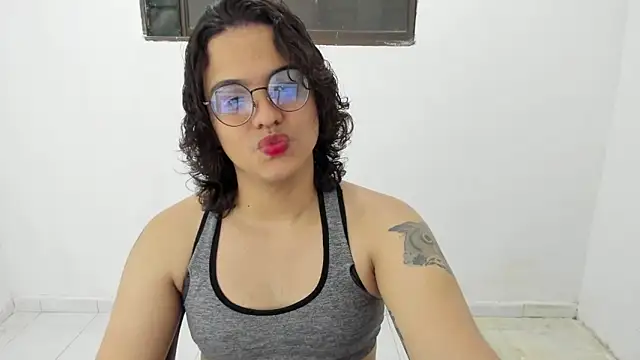 Snapshot of Diane_blossom chatting on 21, 12, 2025 Diane blossom online show from 21, 12, 2025