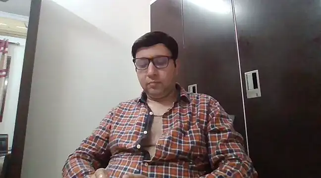 Snapshot of innocentboy1987 chatting on 17, 3, 2025 innocentboy1987 online show from 17, 3, 2025