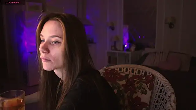 Snapshot of alexa_feels_ chatting on 5, 3, 2025 alexa feels  online show from 5, 3, 2025
