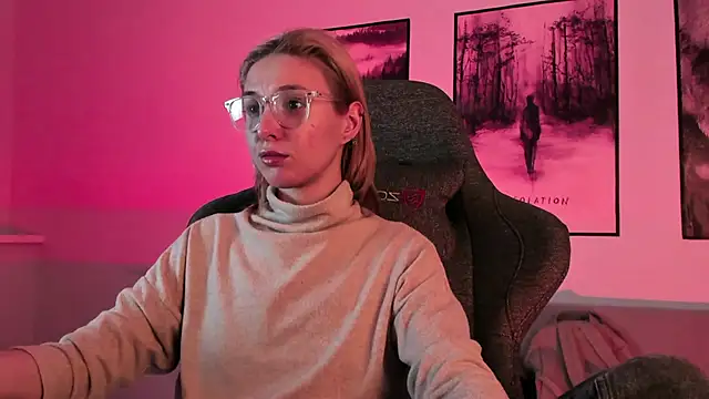 Snapshot of PhilippaAdamas chatting on 28, 2, 2025 PhilippaAdamas online show from 28, 2, 2025